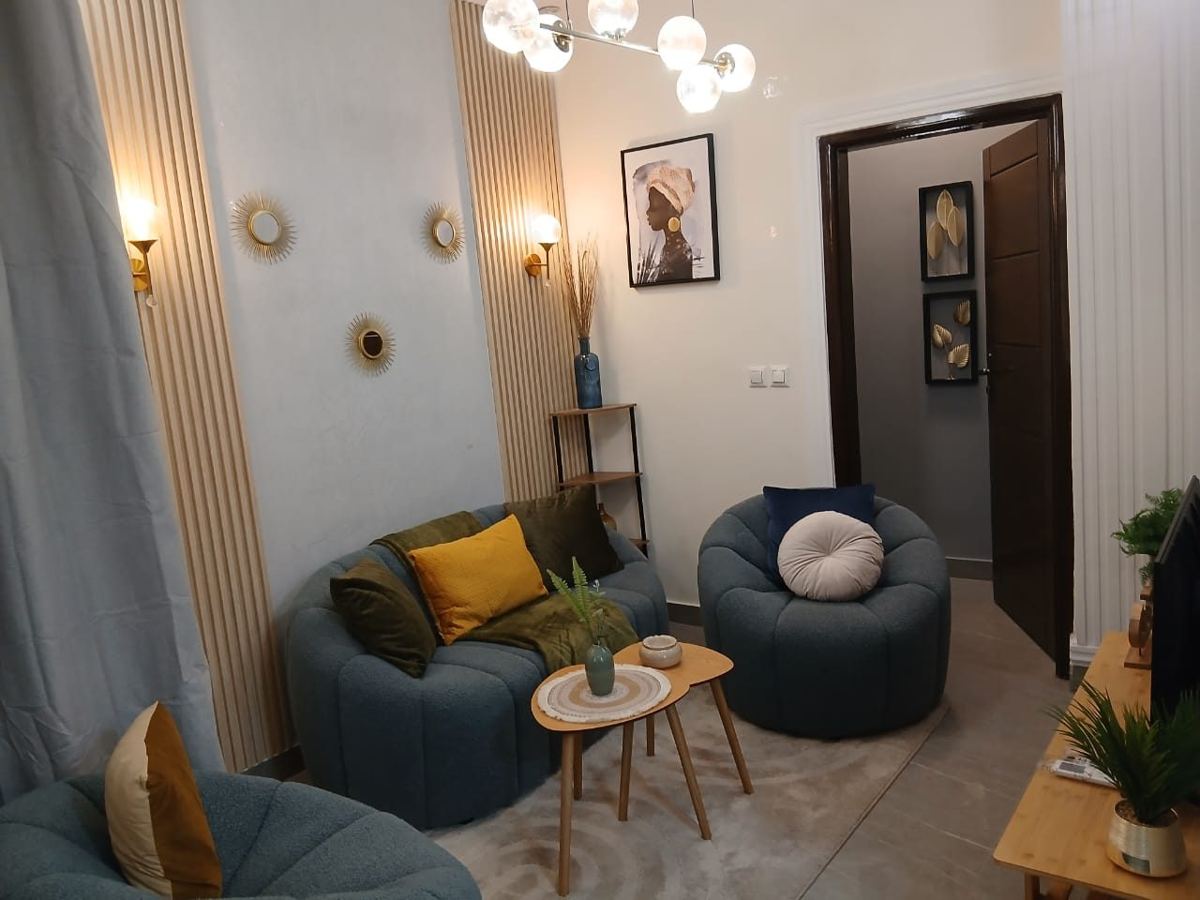 Salon d'un appartement meublé à Brazzaville